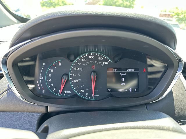 Used 2020 Chevrolet Trax LT w/ Sun & Sound Package FWD image 11
