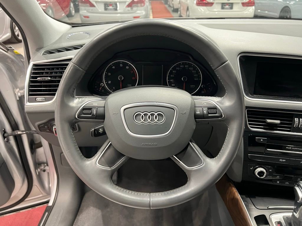 Used 2013 Audi Q5 3.0T Prestige image 43