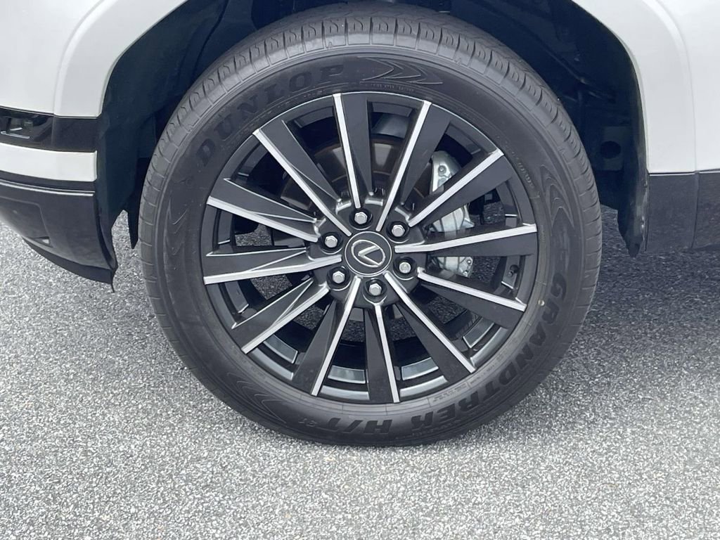 Used 2025 Lexus GX 550 w/ Accessory Package (2T) image 9