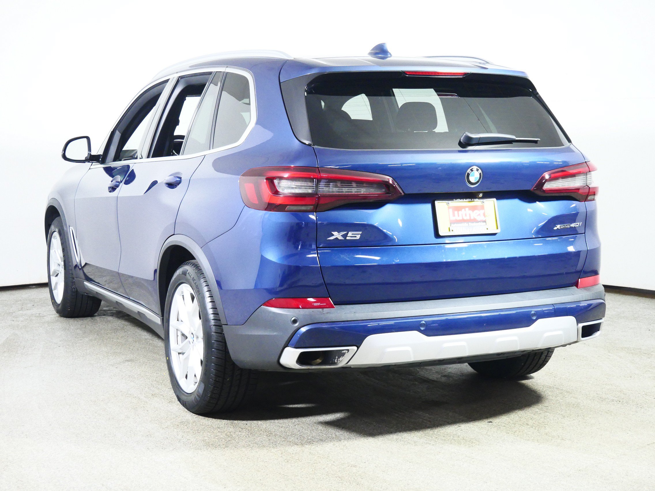 Used 2022 BMW X5 xDrive40i w/ Premium Package AWD/4WD image 5