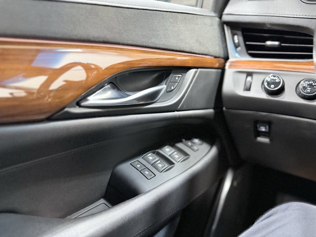 Used 2017 Cadillac Escalade Premium Luxury w/ LPO, Radiant Package image 29