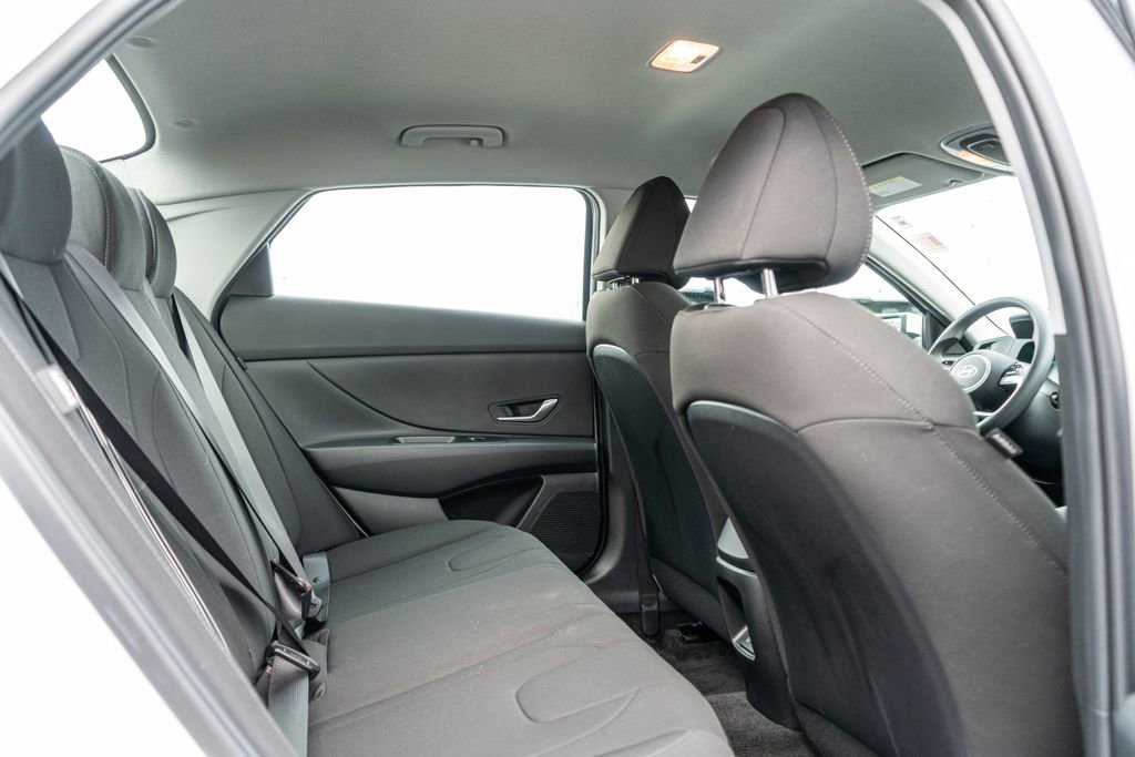 Certified 2025 Hyundai Elantra Blue image 14