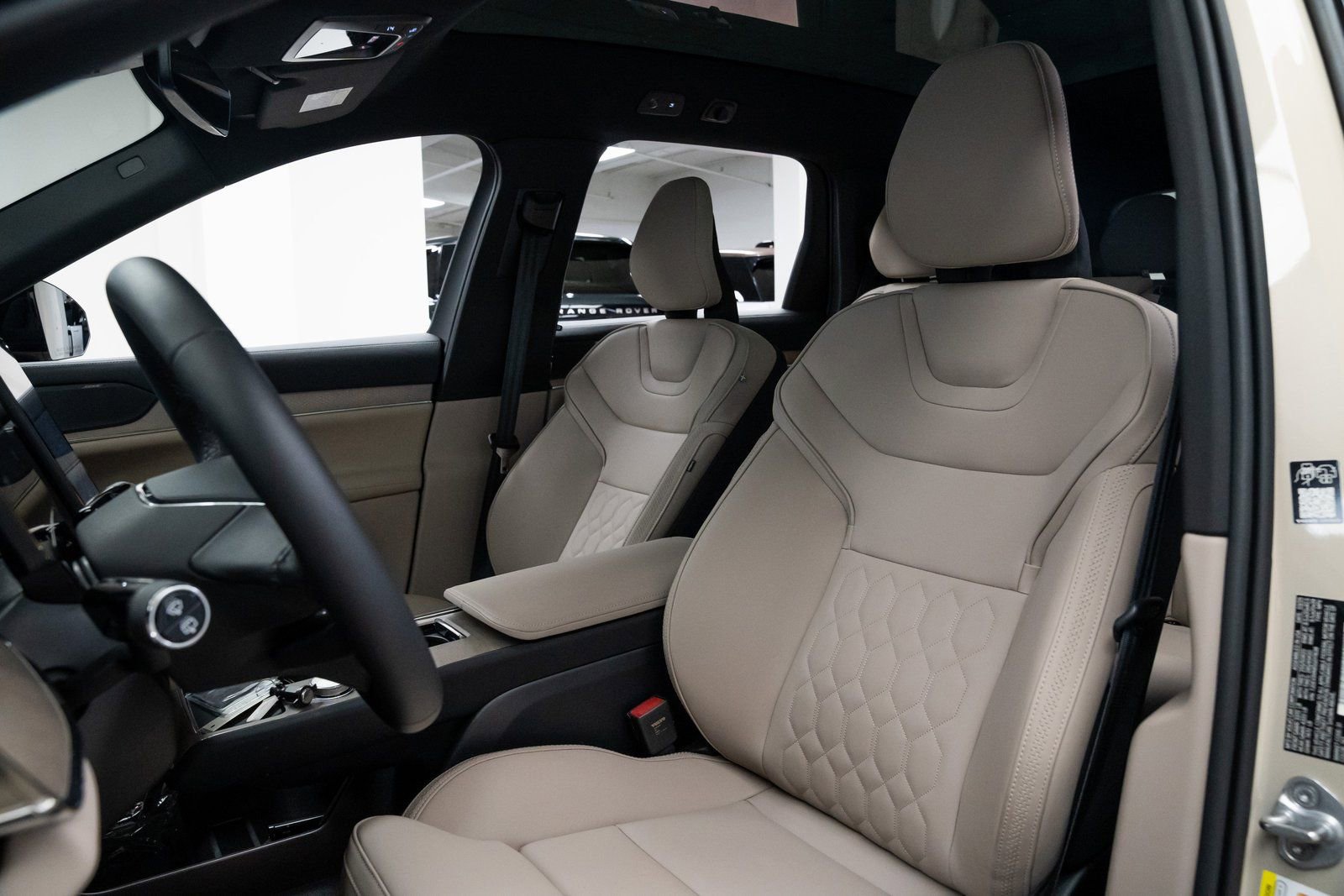 Used 2025 Volvo EX90 Plus AWD/4WD image 18