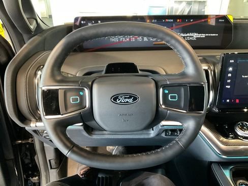 New 2026 Ford Expedition Platinum image 13