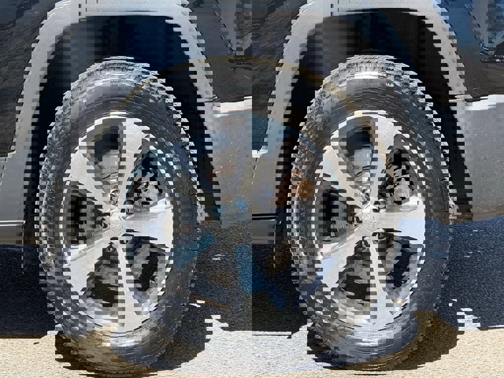 Used 2019 Jeep Cherokee Limited w/ Luxury Group image 11