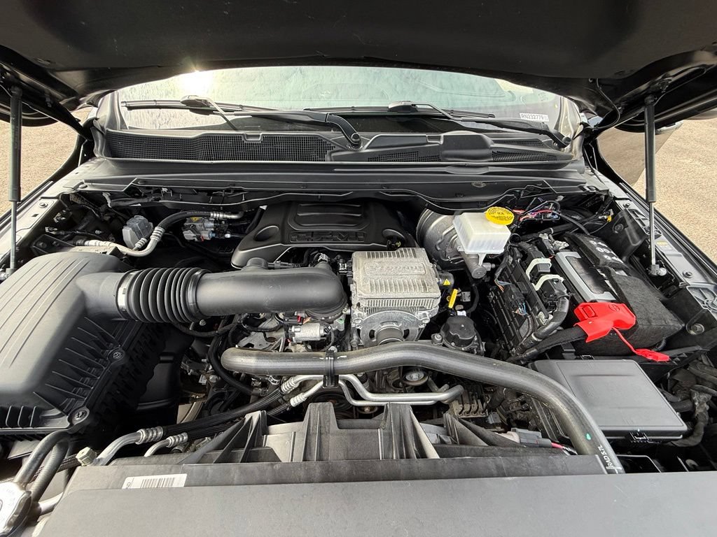 Used 2024 RAM 1500 Laramie AWD/4WD image 31