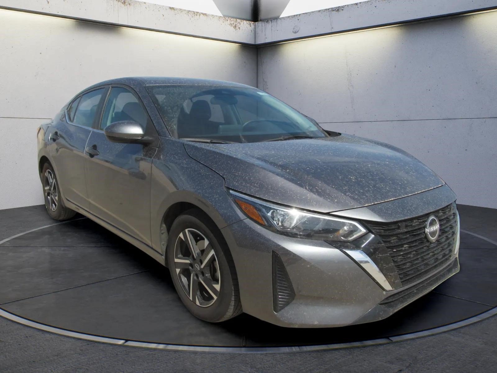 Used 2024 Nissan Sentra SV FWD image 2