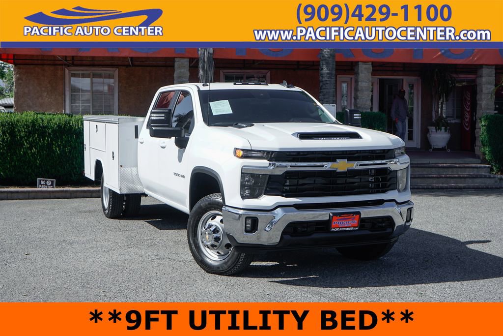 Used 2025 Chevrolet Silverado 3500 LT w/ Convenience Package AWD/4WD image 1