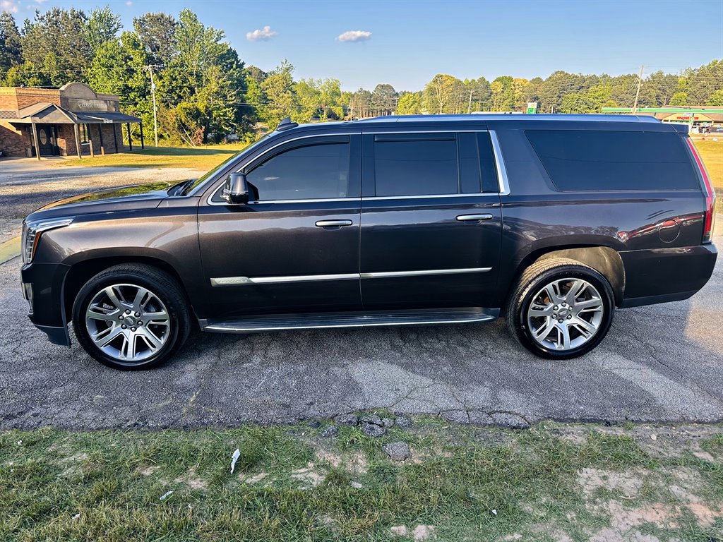 Used 2016 Cadillac Escalade ESV Luxury AWD/4WD image 5