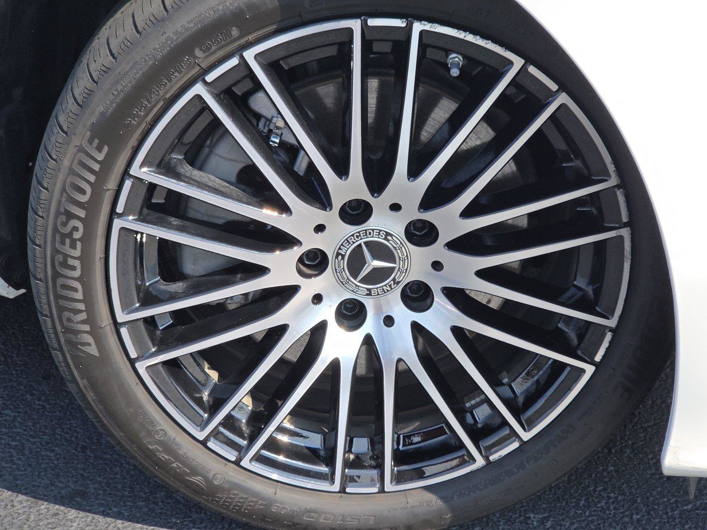 Used 2025 Mercedes-Benz C 300 4MATIC Sedan image 10
