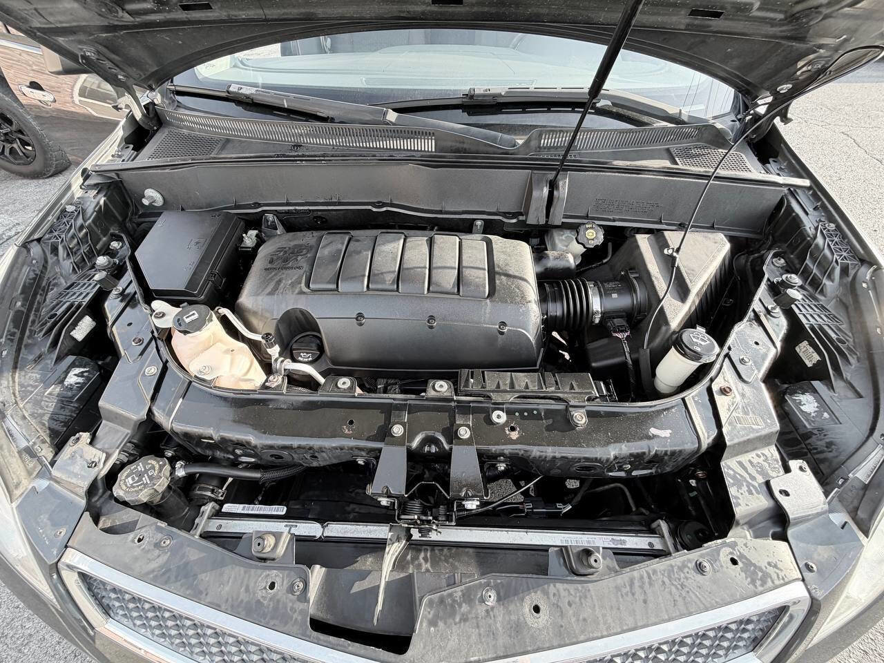 Used 2011 Chevrolet Traverse LS FWD image 26