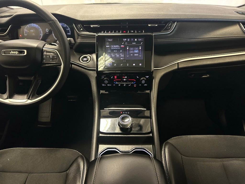 Used 2024 Jeep Grand Cherokee Altitude image 13