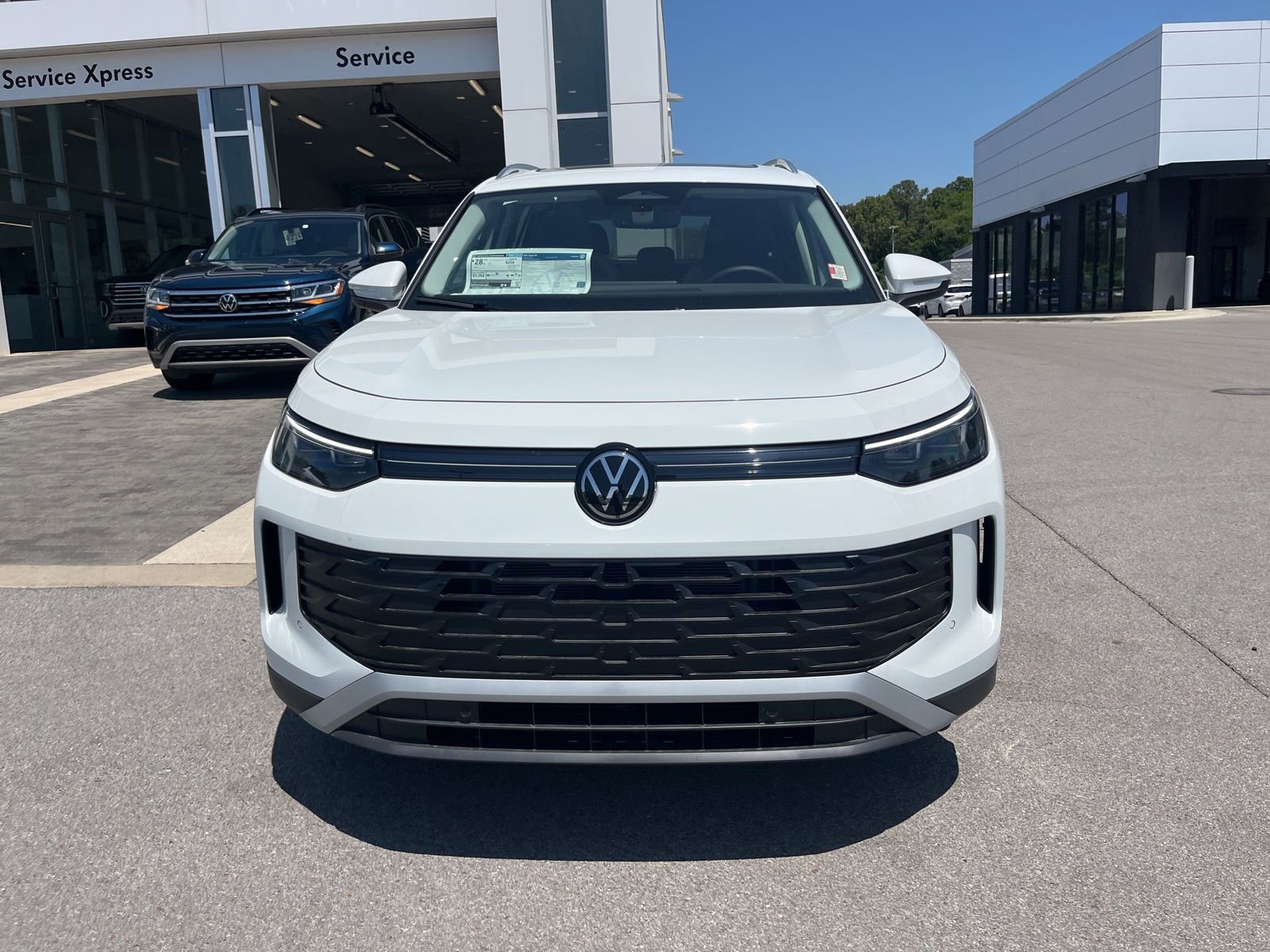 New 2026 Volkswagen Tiguan SE FWD image 2
