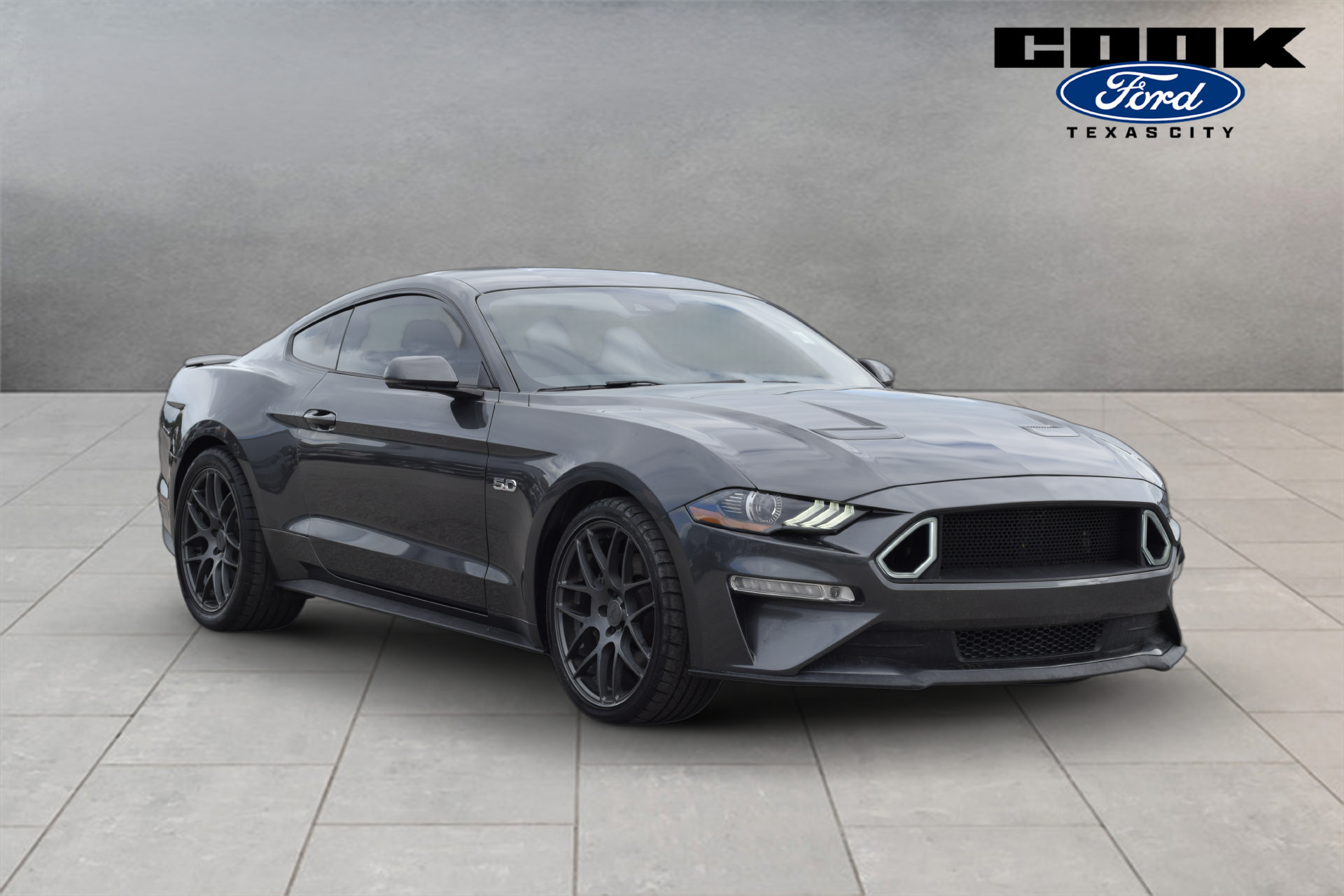 Used 2020 Ford Mustang GT Premium w/ Equipment Group 401A RWD image 2