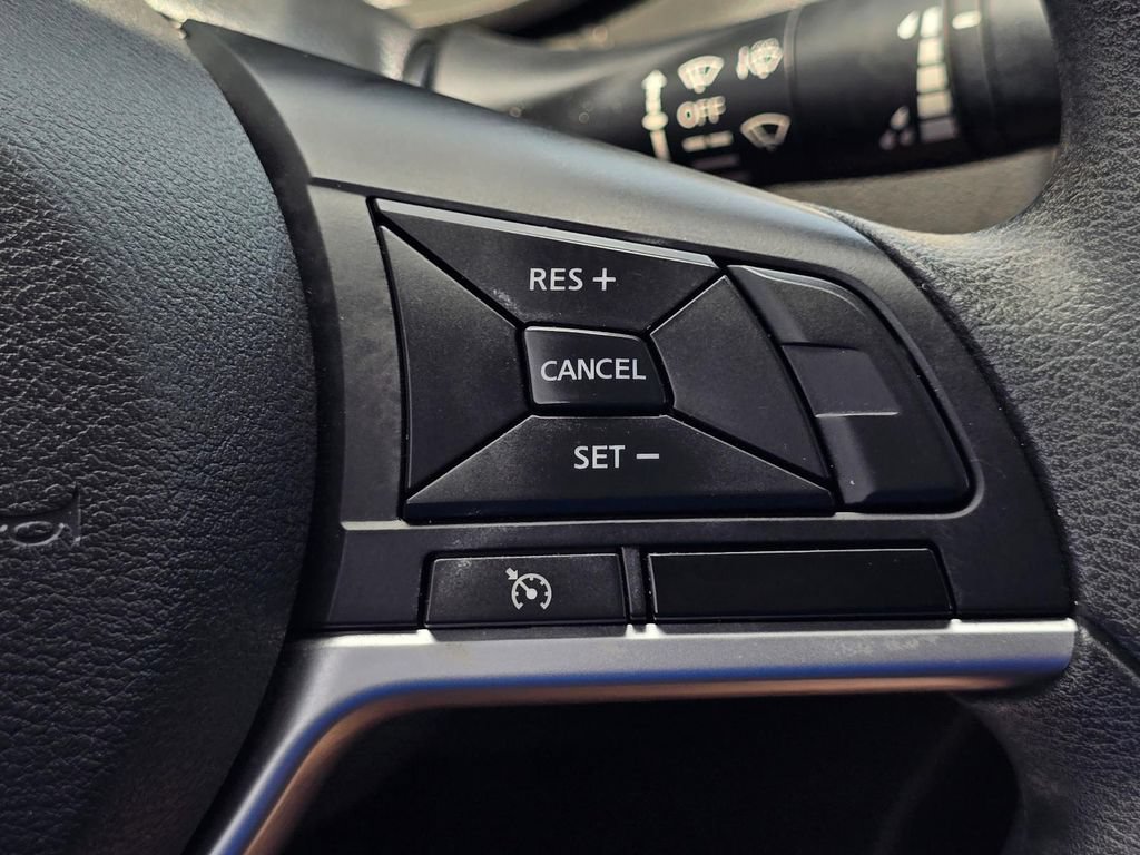 Used 2021 Nissan Versa S FWD image 17