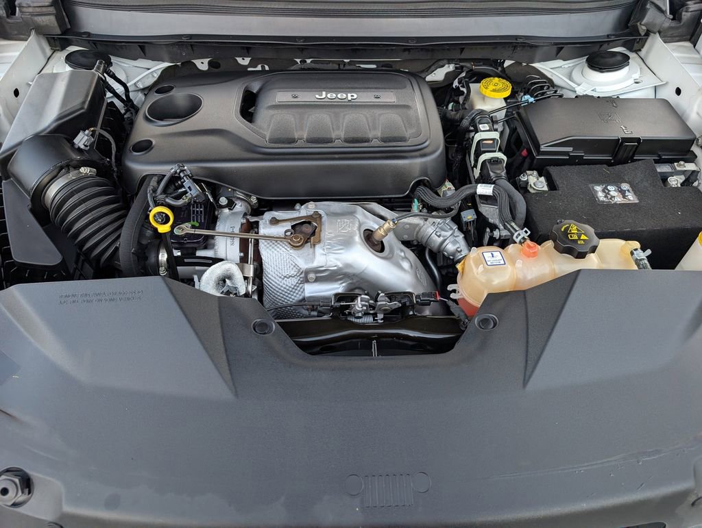 Used 2021 Jeep Cherokee Limited image 30