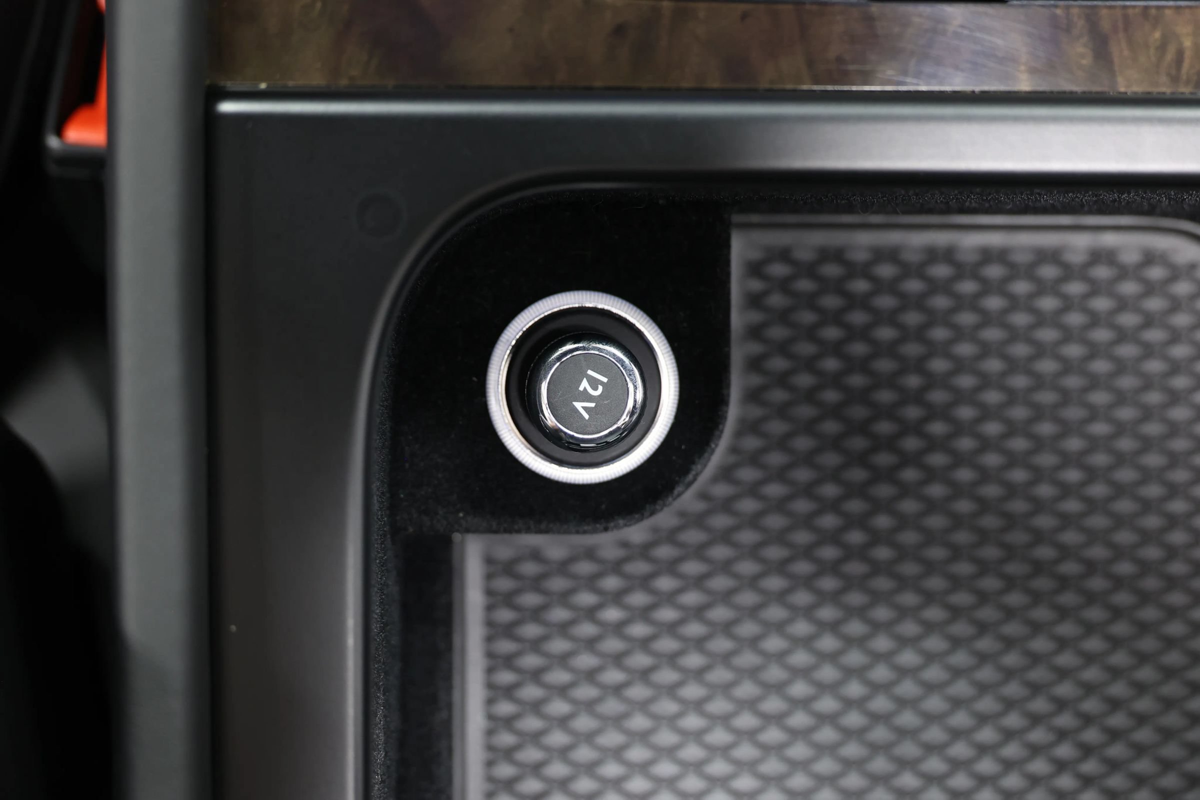 Used 2020 Bentley Bentayga Plug-In Hybrid AWD/4WD image 44