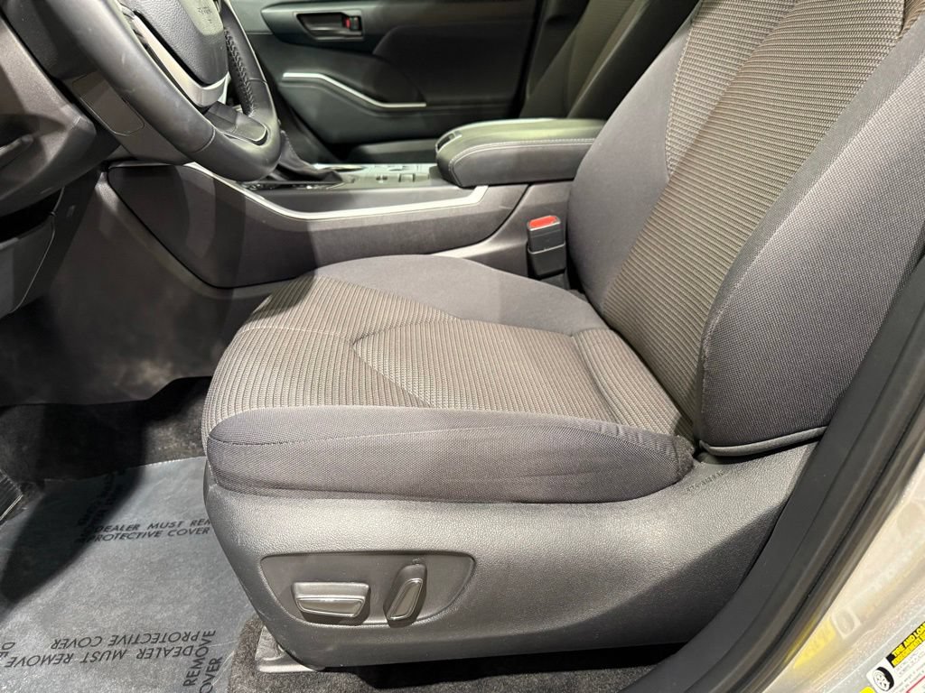 Certified 2025 Toyota Highlander LE AWD/4WD image 14