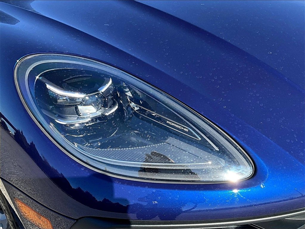 Used 2024 Porsche Macan image 12