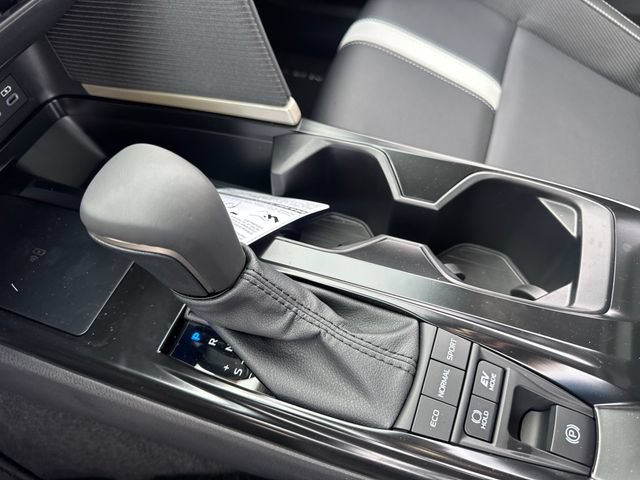 New 2026 Toyota Camry Hybrid FWD image 17