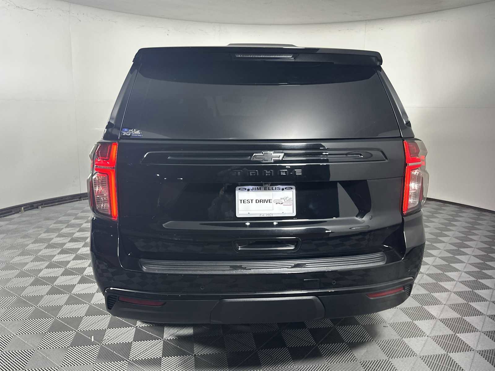 Used 2023 Chevrolet Tahoe Z71 w/ Luxury Package image 6