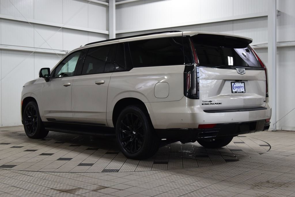 Used 2024 Cadillac Escalade ESV Sport Platinum w/ LPO, ONYX Package AWD/4WD image 6