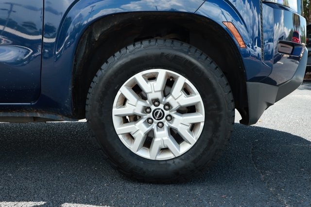 Used 2022 Nissan Frontier SV AWD/4WD image 5