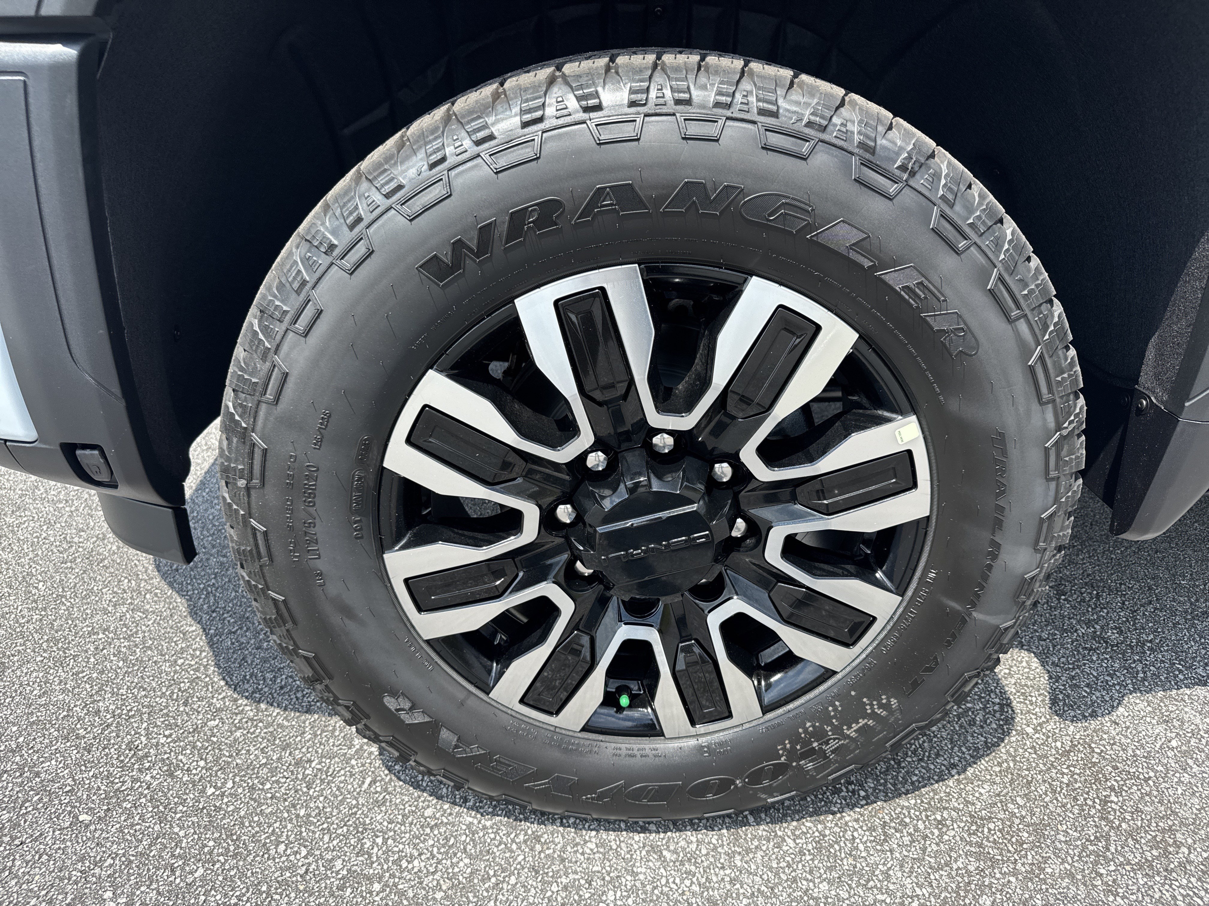 New 2026 GMC Sierra 2500 Denali Ultimate AWD/4WD image 13
