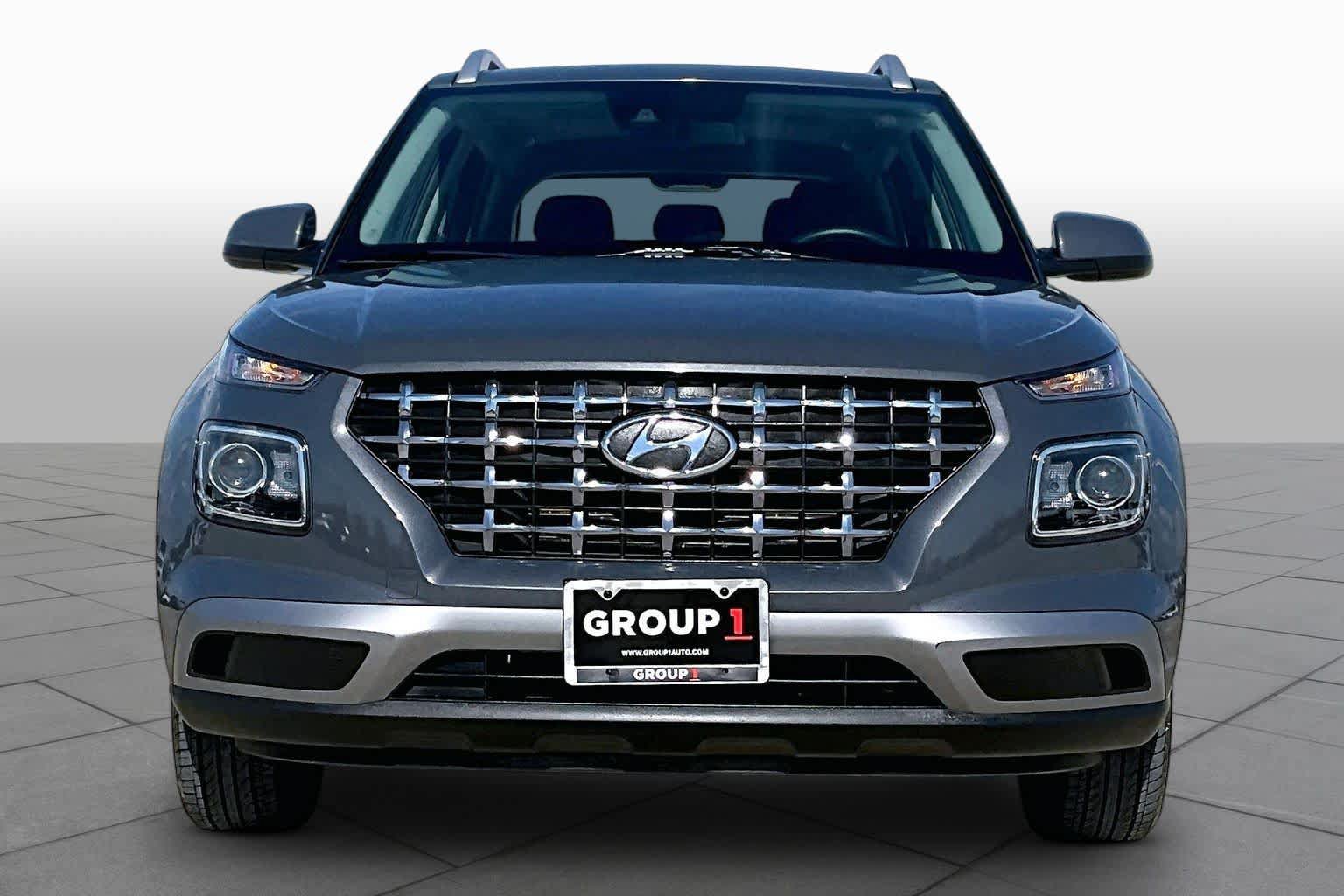 Certified 2023 Hyundai Venue SEL FWD image 4