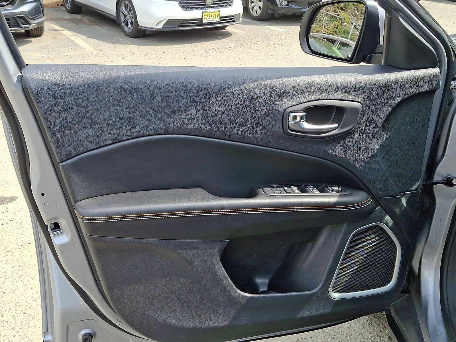 Used 2019 Jeep Compass Latitude w/ Popular Equipment Group image 13