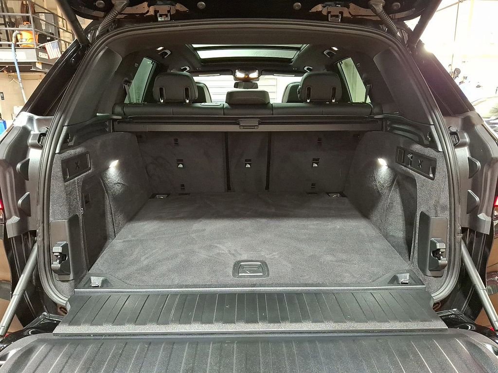 Used 2025 BMW X5 xDrive40i w/ Premium Package image 17