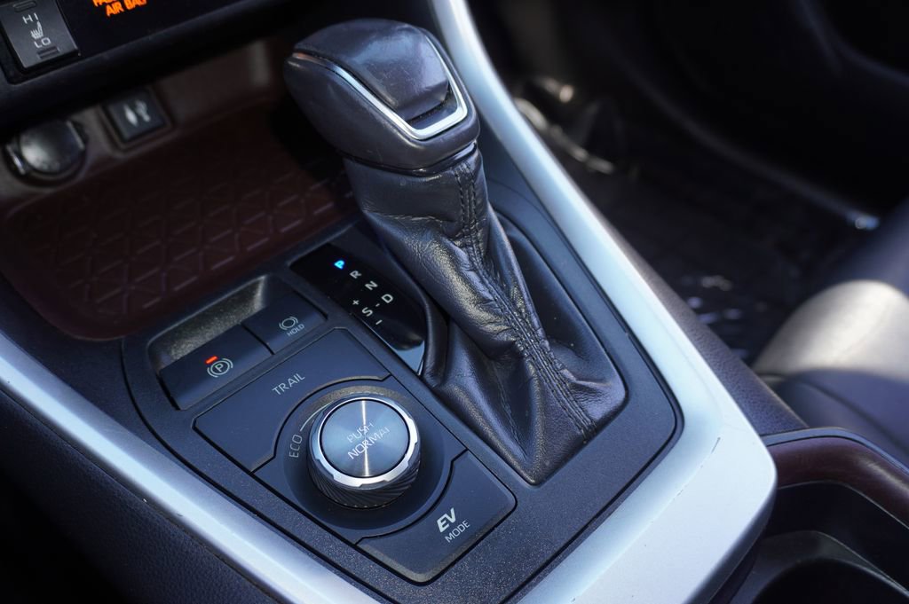 Used 2019 Toyota RAV4 Limited w/ Carpet Mat Package AWD/4WD image 19