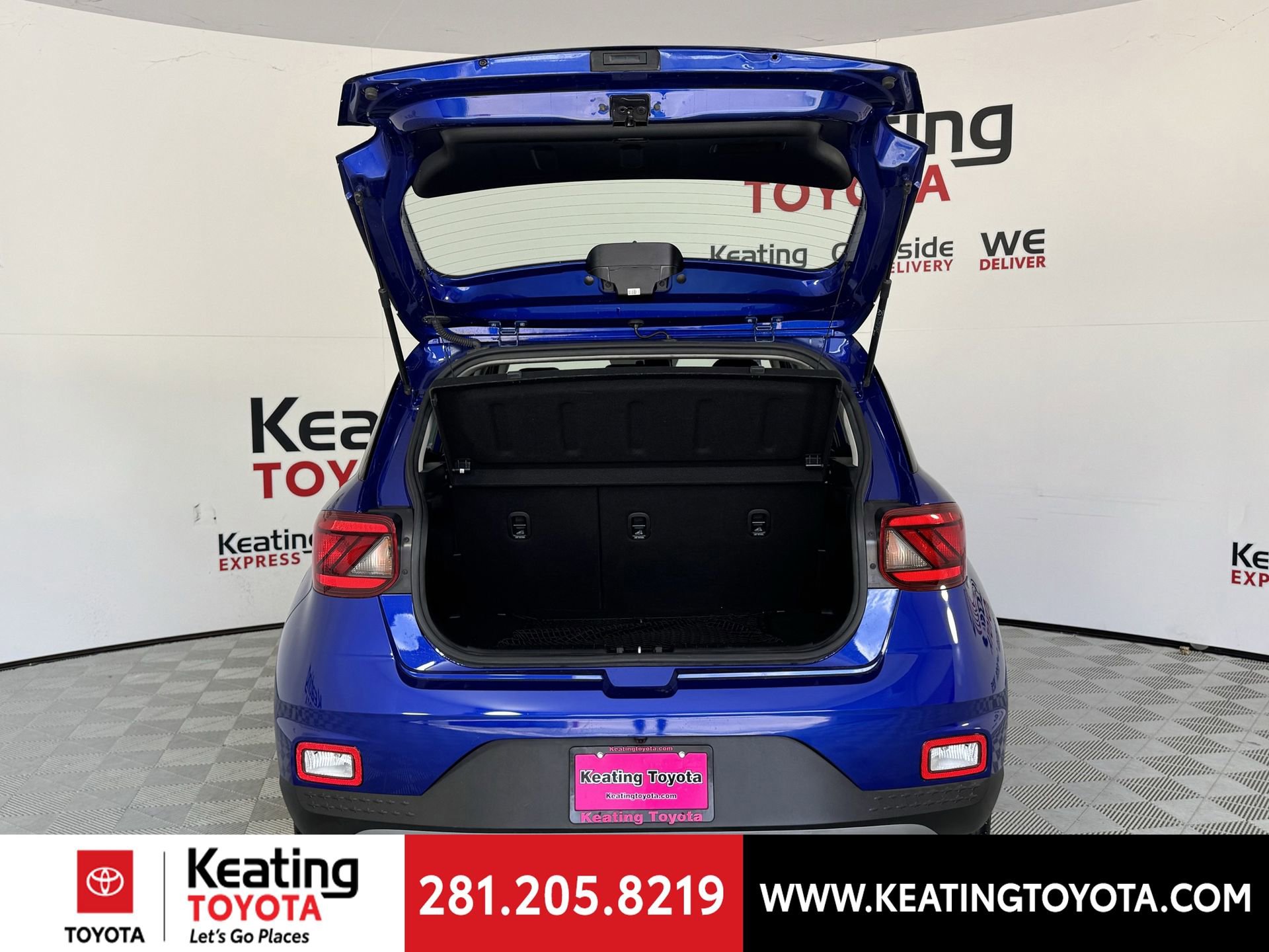 Used 2023 Hyundai Venue SEL image 17