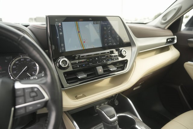 Used 2022 Toyota Highlander Platinum image 26