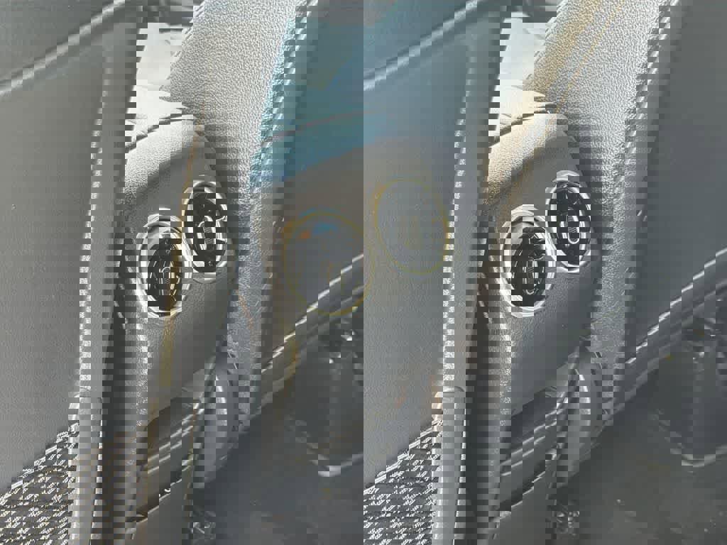 Used 2025 Mercedes-Benz GLA 250 4MATIC image 29