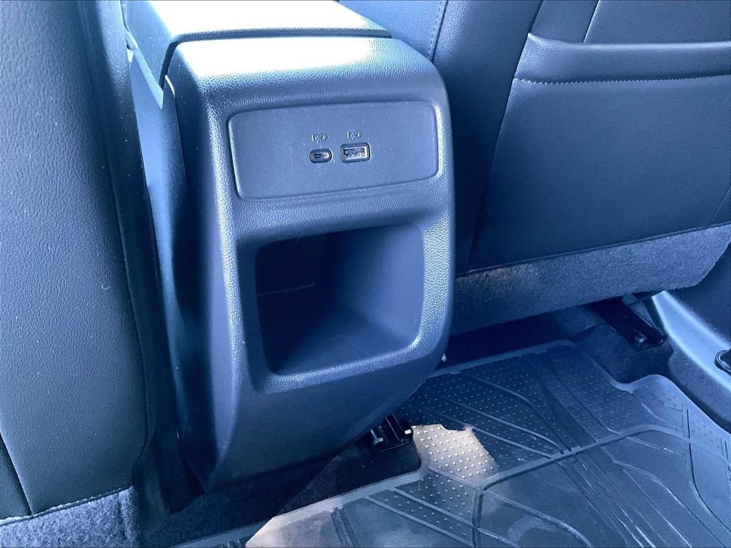 Used 2024 Chevrolet Trax RS FWD image 27
