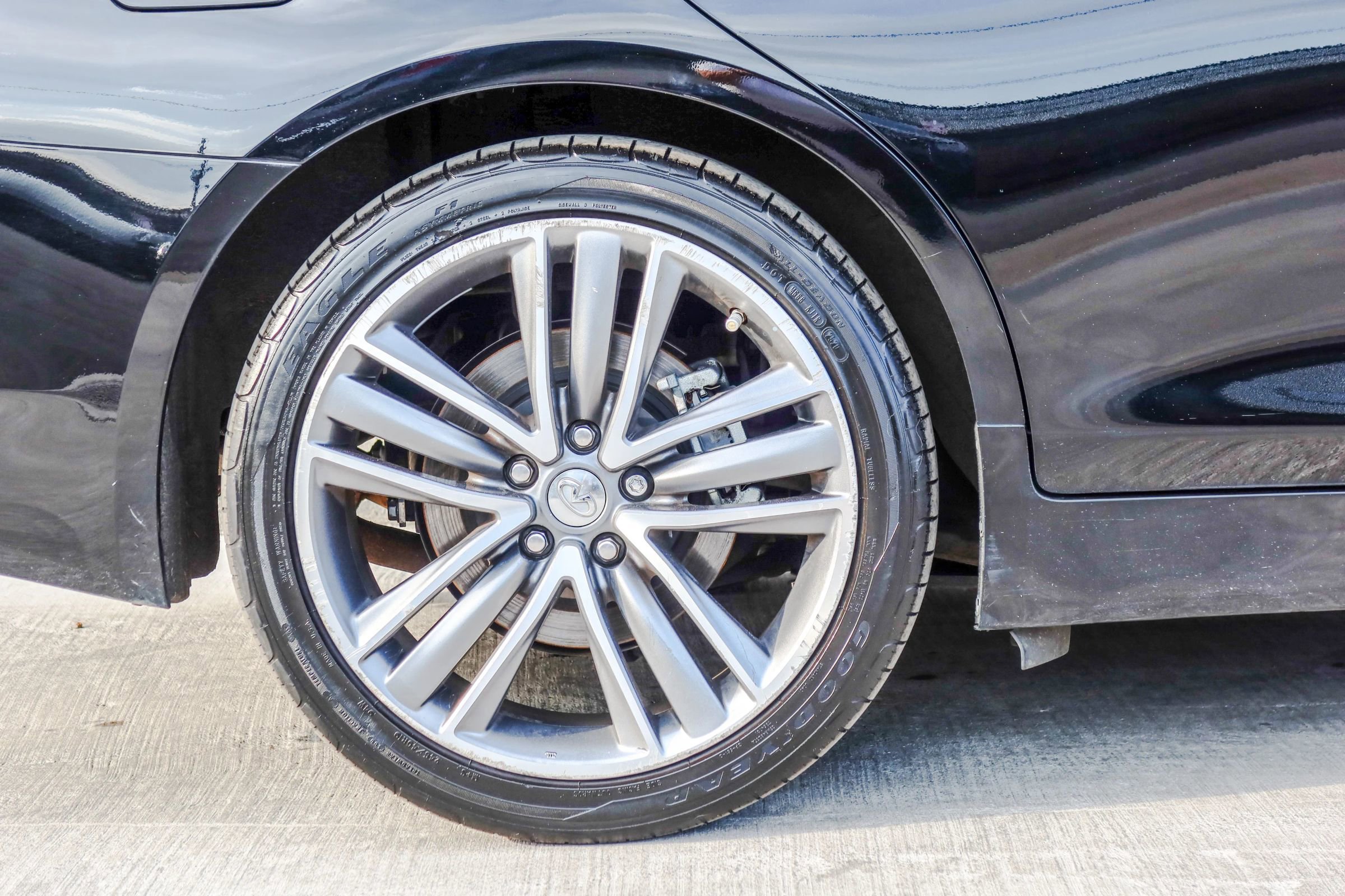 Used 2015 INFINITI Q50 Premium w/ Navigation Package image 25