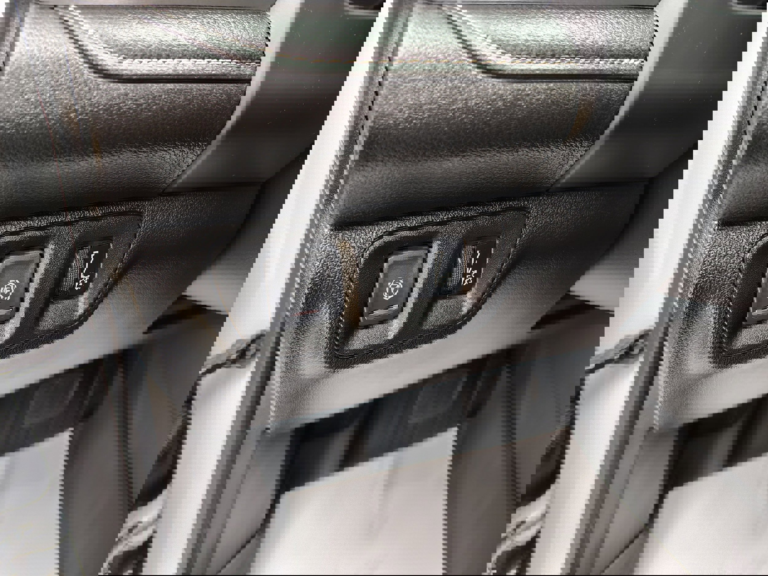 Used 2023 GMC Acadia SLE w/ Driver Convenience Package image 25