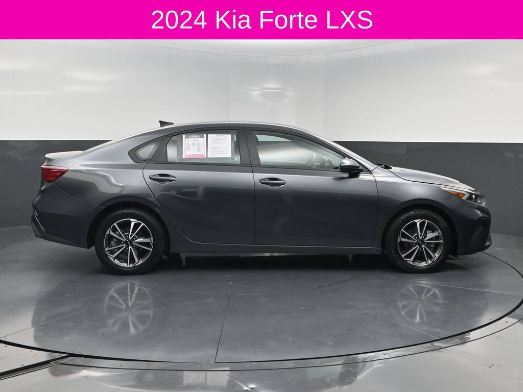 Used 2024 Kia Forte LXS FWD image 4
