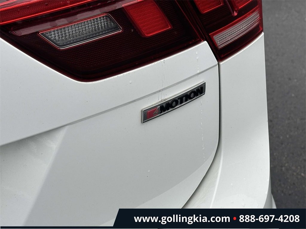 Used 2020 Volkswagen Tiguan SE w/ Panoramic Sunroof Package image 9