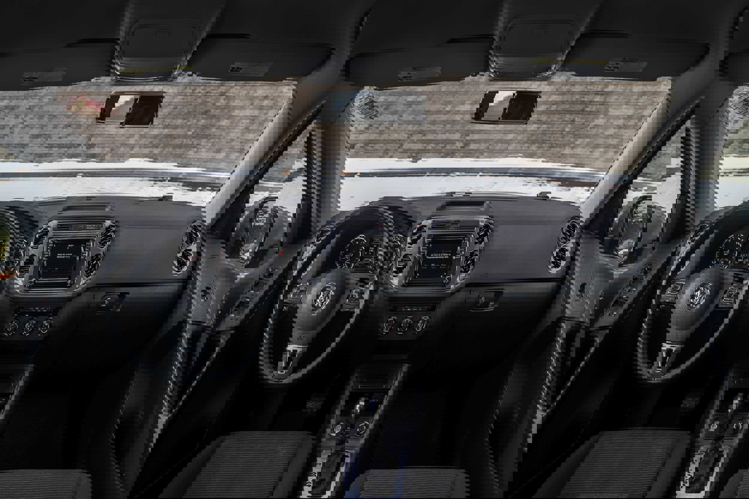 Used 2017 Volkswagen Tiguan Limited w/ Premium Package image 23