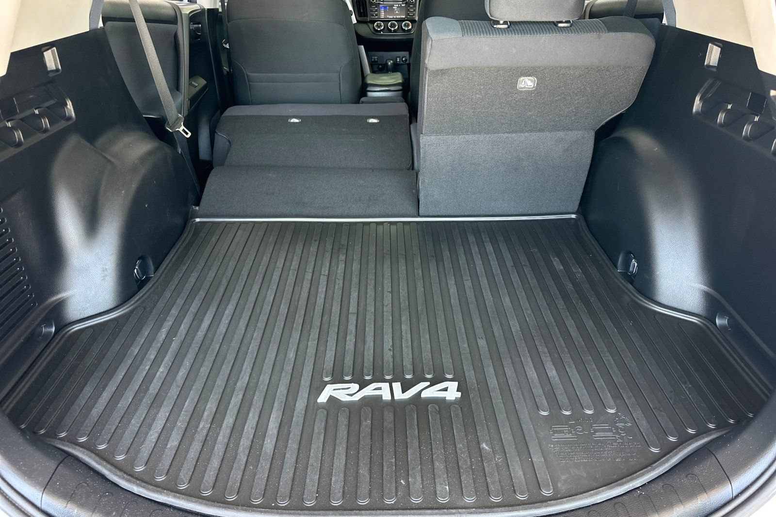 Used 2017 Toyota RAV4 LE w/ All Weather Liner Package FWD image 17