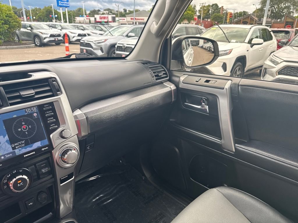 Used 2022 Toyota 4Runner SR5 Premium image 31