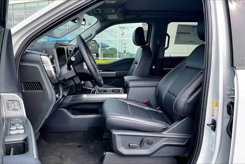 New 2026 Ford F250 Lariat w/ Black Appearance Package AWD/4WD image 9