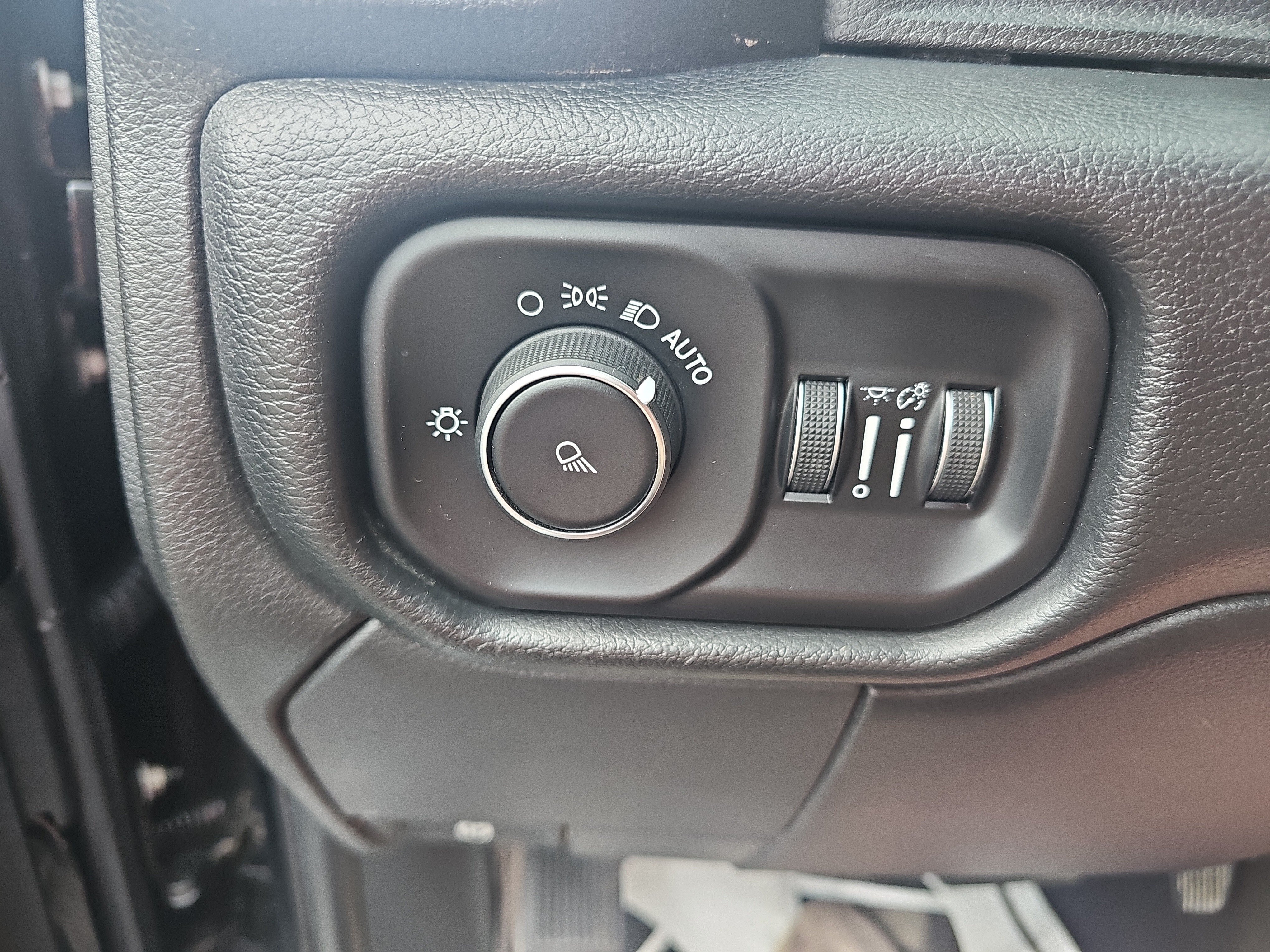 Used 2019 RAM 3500 Big Horn AWD/4WD image 30