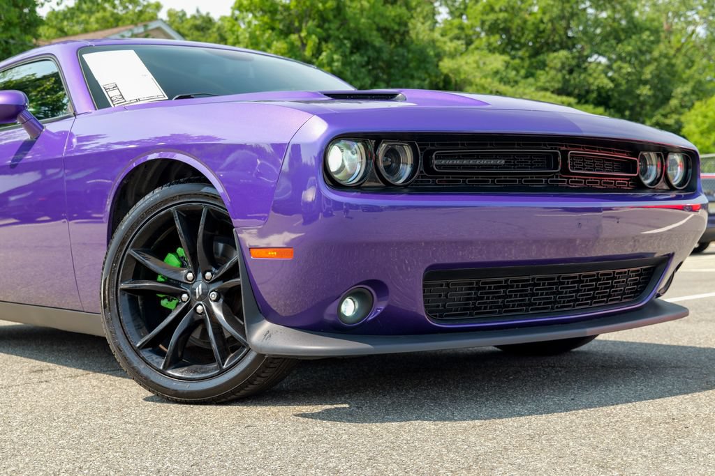 Used 2018 Dodge Challenger SXT w/ Blacktop Package RWD image 10