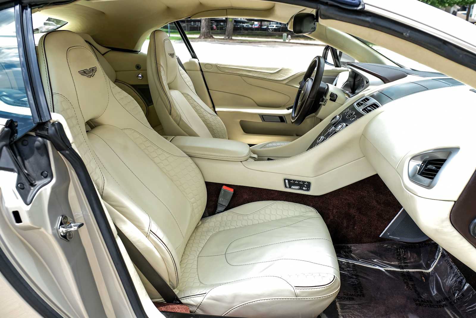 Used 2016 Aston Martin Vanquish Volante RWD image 38