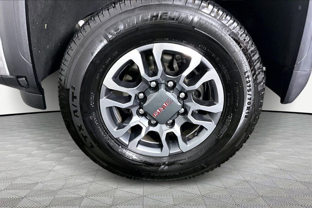 Used 2025 GMC Sierra 2500 SLT w/ SLT Premium Package AWD/4WD image 33