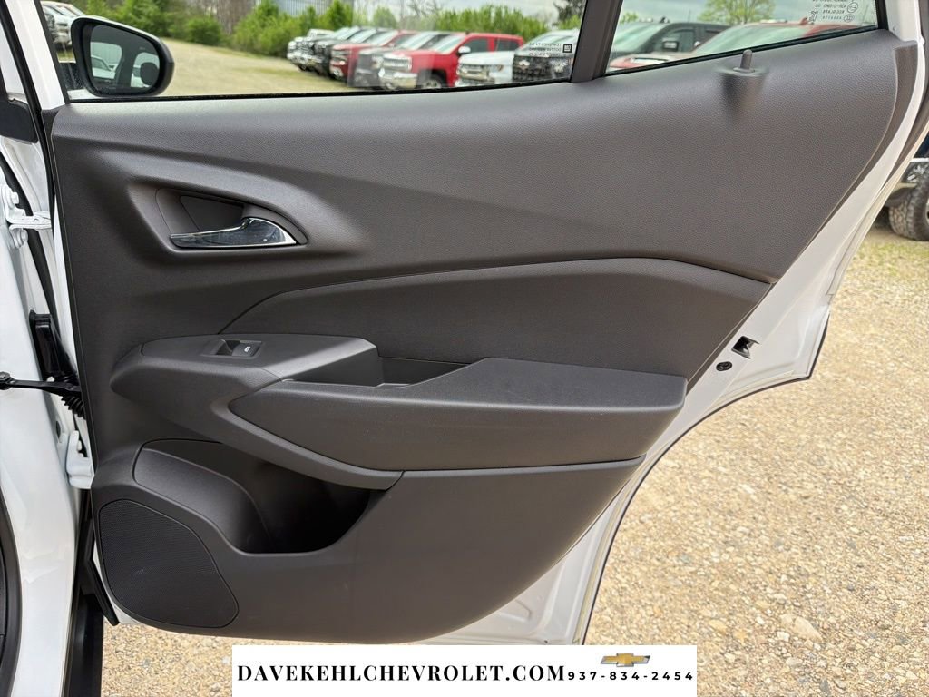 Used 2024 Chevrolet Trax RS w/ Sunroof Package FWD image 18
