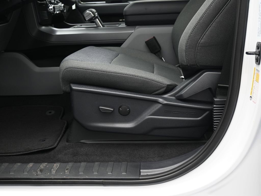 New 2025 Ford F150 Lightning XLT image 10